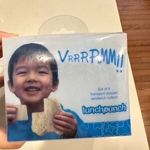 Lunchpunch-  sandwich cutter.